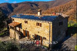 SUSTAINABLE COUNTRY HOUSE WITH BIO-LAKE FOR SALE IN UMBRIA, CITTÀ DI CASTELLO