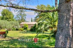 PERIOD VILLA WITH PARK FOR SALE IN RECANATI, MARCHE