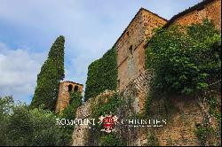 CASTLE TO BE RENOVATED FOR SALE IN MONTALCINO, VALDORCIA