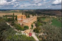 CASTLE TO BE RENOVATED FOR SALE IN MONTALCINO, VALDORCIA