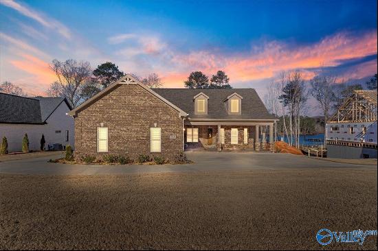 565 Goose Pond Island Drive, Scottsboro AL 35769