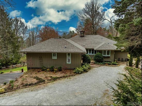 521 Azalea Lane, Cashiers NC 28717