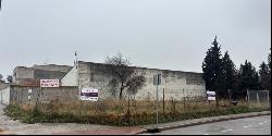 Plot on industrial land for development, corner plot, Madrid 28042