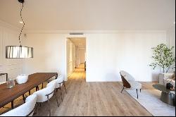 BEAUTIFULLY REFURBISHED FLAT IN EIXAMPLE ESQUERRA, Barcelona 08036