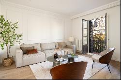 BEAUTIFULLY REFURBISHED FLAT IN EIXAMPLE ESQUERRA, Barcelona 08036