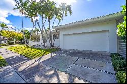 290 E Shore Dr E, Miami FL 33133