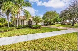 6786 Bent Grass Dr, Naples FL 34113