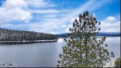 2106 Kalispell Bay Rd, Priest River ID 83856