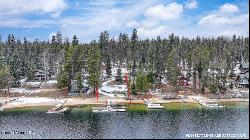 2106 Kalispell Bay Rd, Priest River ID 83856