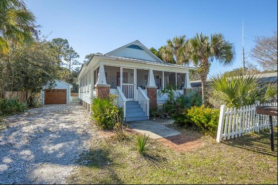 134 Sawyer Ln, Apalachicola FL 32320