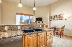 Spacious One-Bedroom Lockout at Silverado Lodge in Canyons Village, Easy Ski Acc