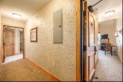 Spacious One-Bedroom Lockout at Silverado Lodge in Canyons Village, Easy Ski Acc