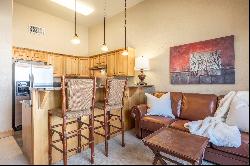 Spacious One-Bedroom Lockout at Silverado Lodge in Canyons Village, Easy Ski Acc