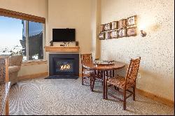 Spacious One-Bedroom Lockout at Silverado Lodge in Canyons Village, Easy Ski Acc