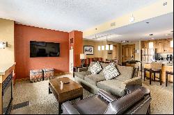 Beautiful 1 Bedroom Condo with Amazing Ski Access