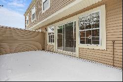 Quaint Townhouse in Norwalk's Cranbury Neighborhood