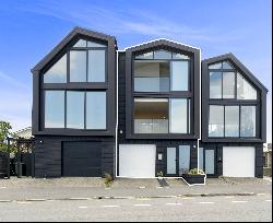 8B Lyall Parade, Lyall Bay