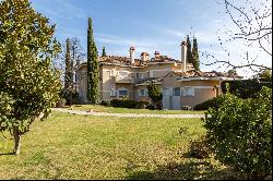 Splendid mansion located just 20 minutes from the Royal Palace of Madrid.