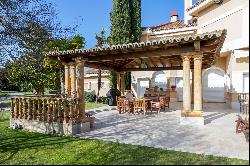 Splendid mansion located just 20 minutes from the Royal Palace of Madrid.