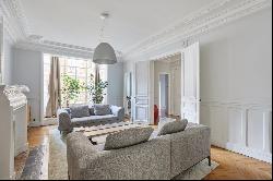 Sale - Apartment Paris 16th (Chaillot)