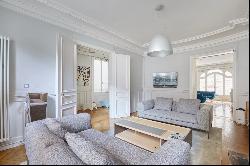 Sale - Apartment Paris 16th (Chaillot)