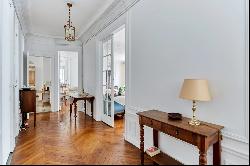 Paris 10th District – A bright 3-bed apartment