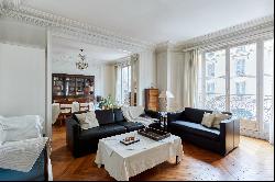 Paris 10th District – A bright 3-bed apartment