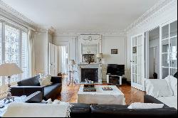 Paris 10th District – A bright 3-bed apartment