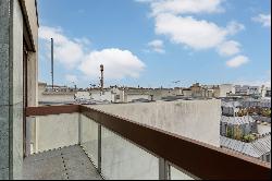 Paris 2nd District - A 2-room apartment with a balcony