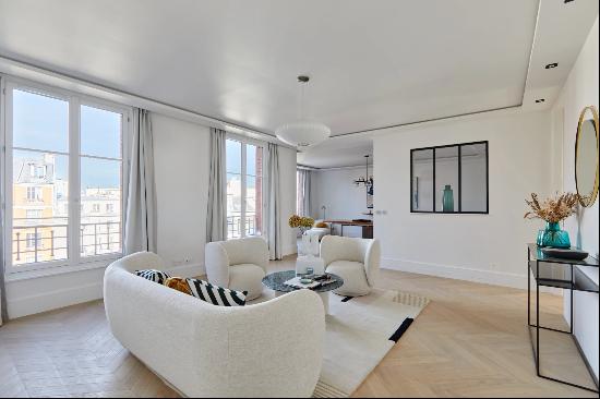 Paris 6th District - A bright 4-bed apartment