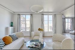 Paris 6th District – A bright 4-bed apartment