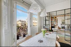 Paris 17th District – An elegant 4-bed apartment