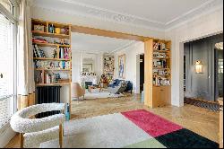 Paris 17th District – An elegant 4-bed apartment