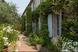 73 ha wine estate overlooking the Limoux valley with beautiful building and cellars