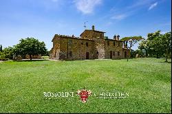 LUXURY COUNTRY HOUSE WITH POOL FOR SALE IN LUCIGNANO, TUSCANY