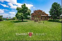 LUXURY COUNTRY HOUSE WITH POOL FOR SALE IN LUCIGNANO, TUSCANY