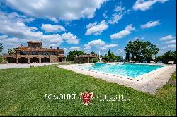 LUXURY COUNTRY HOUSE WITH POOL FOR SALE IN LUCIGNANO, TUSCANY