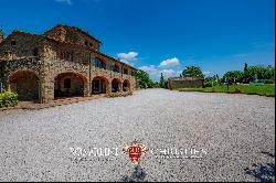 LUXURY COUNTRY HOUSE WITH POOL FOR SALE IN LUCIGNANO, TUSCANY