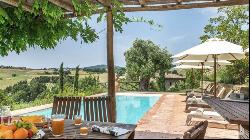 Renovated former farmhouse with pool, Montepulciano - Tuscany