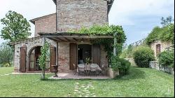 Renovated former farmhouse with pool, Montepulciano - Tuscany