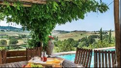 Renovated former farmhouse with pool, Montepulciano - Tuscany