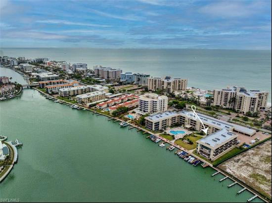 3200 Gulf Shore Blvd, #102, Naples, FL, 34103, USA