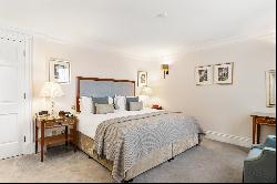 Serviced apartment with Hyde Park views