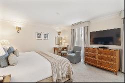 Serviced apartment with Hyde Park views