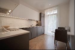 An excellent four-room apartment in an ideal Center, meters from Slaveykov Squar