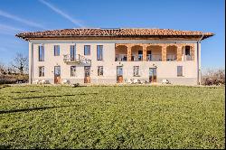 Magnificent renovated country house in the Monferrato region