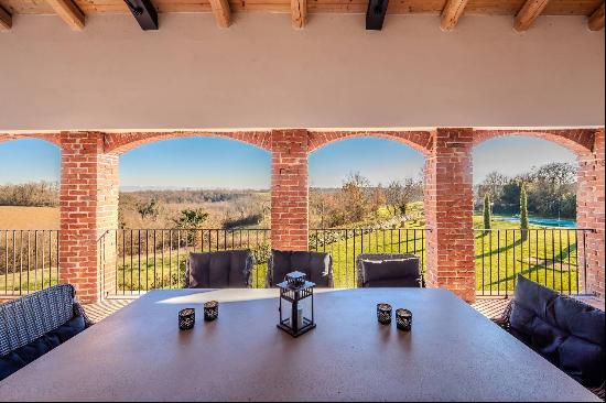 Magnificent renovated country house in the Monferrato region