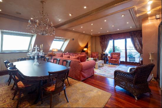 Duplex penthouse with large terraces in the heart of Vigo.