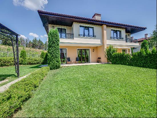 House in a gated complex next to the Anglo-American School for rent