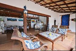 Beachfront house with a prime location in Ossos, Búzios